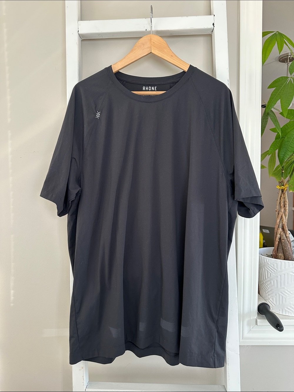Rhone Reign Short Sleeve Shirt / T-shirt / Tee